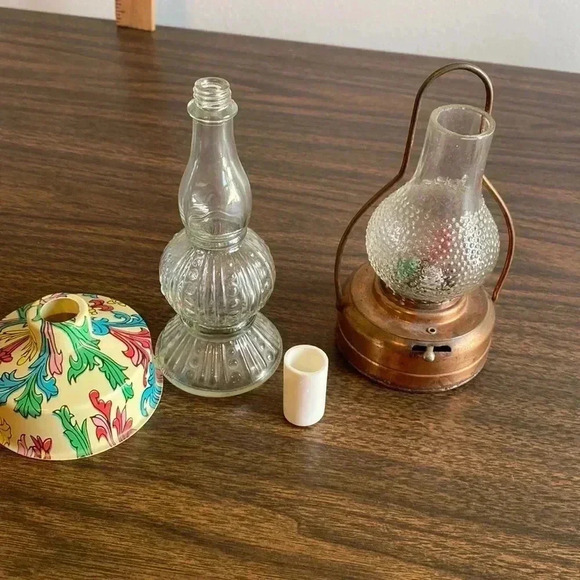 Vintage OIL LAMP FROM ESTATE COLLECTION - Picture 3 of 5